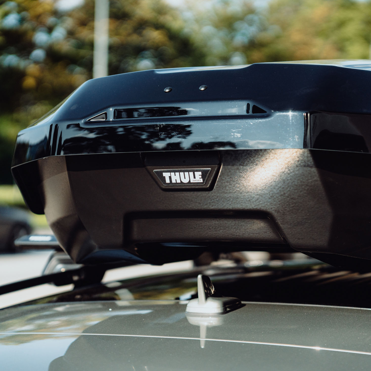 Box dachowy Thule Motion 3 L 10509 - obrazek 2